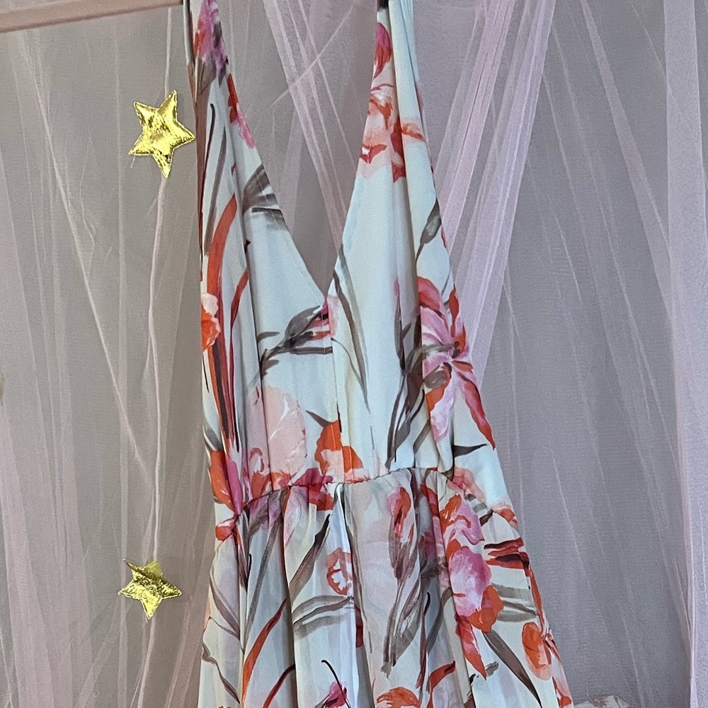 🌺 Flowing Floral Halter Maxi Dress w. Deep V Neck | Med | GUC | Festival Wear ☀️ - Picture 3 of 16